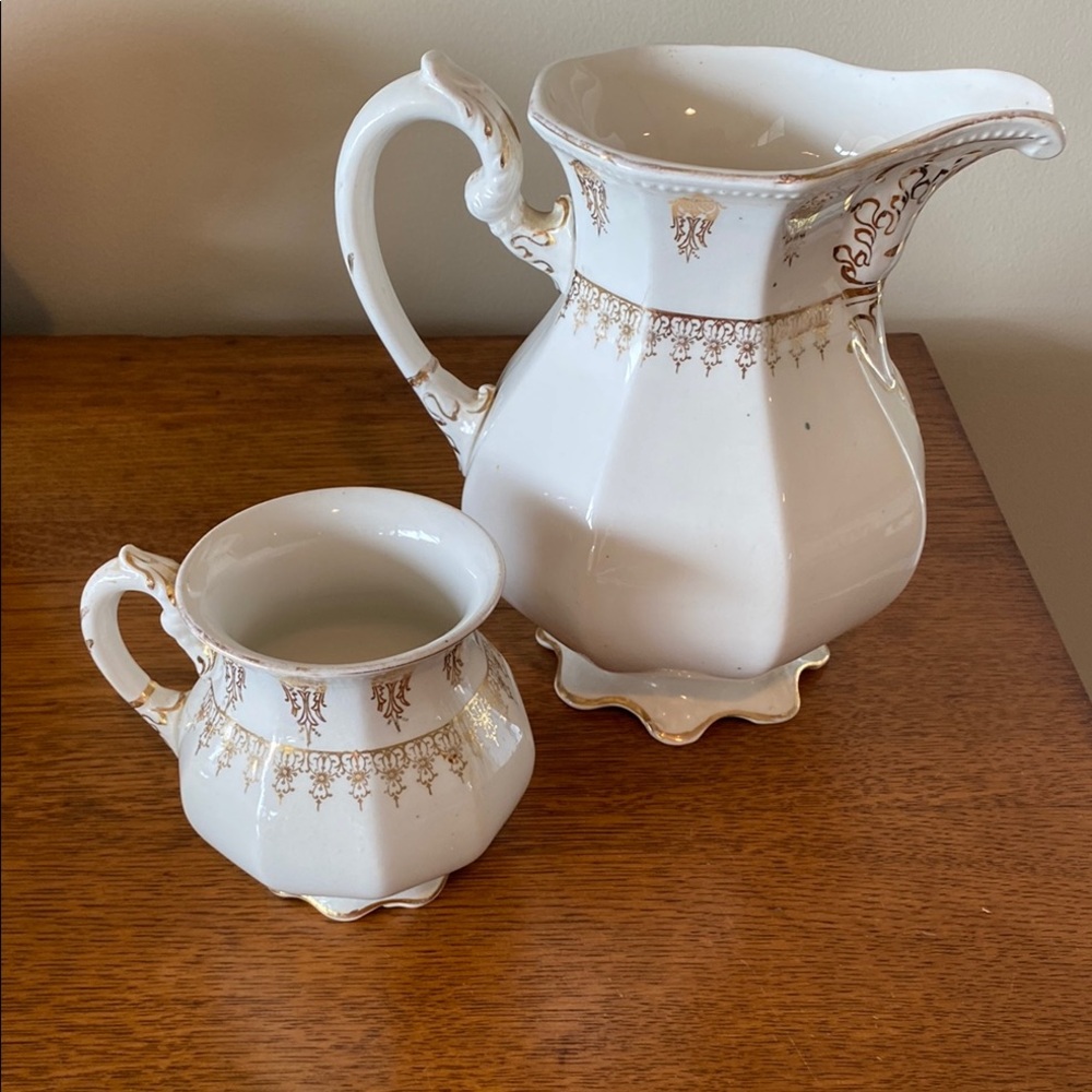 Vashti-Elegant White and Gold Pitcher and Mug